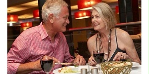 如何预防老年性听力损失？