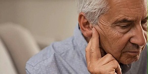 “我听力还好，说话大声点就能听到！”多少残余听力就是这么没的！