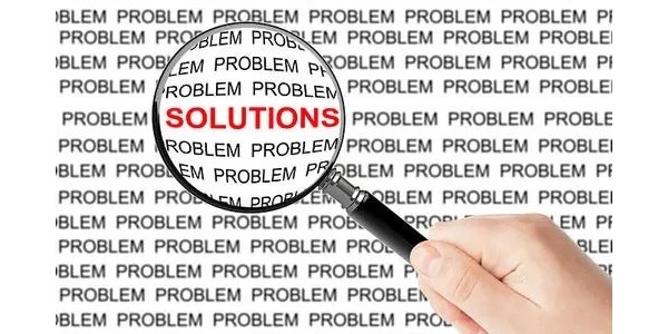 如何避免助听器过度放大？