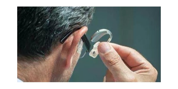 如何帮家人选配即经济实惠，又能满足清晰交流的助听器