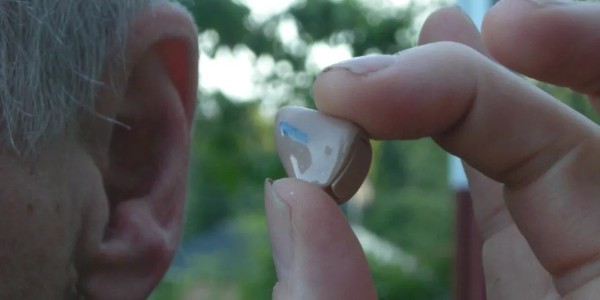 声音大了炸耳朵到底是为什么？